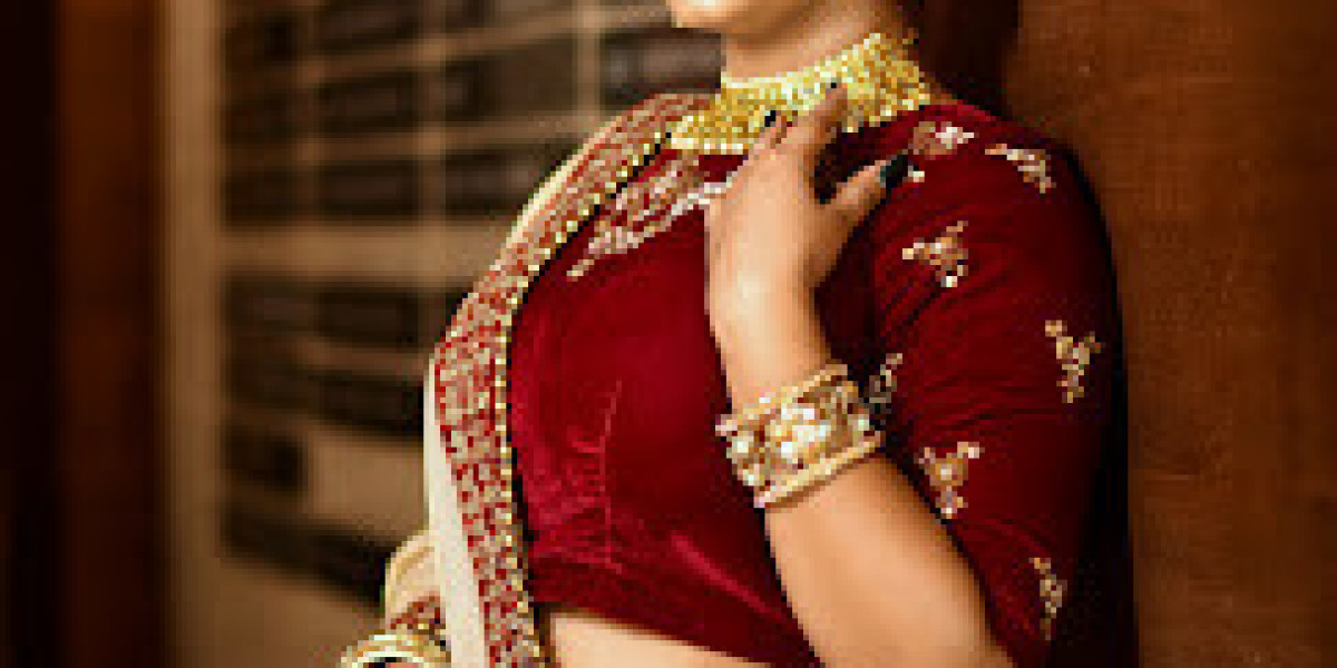 Lakmé Academy Powered By Aptech:- Skin Care Course in Satellite Ahmedabad