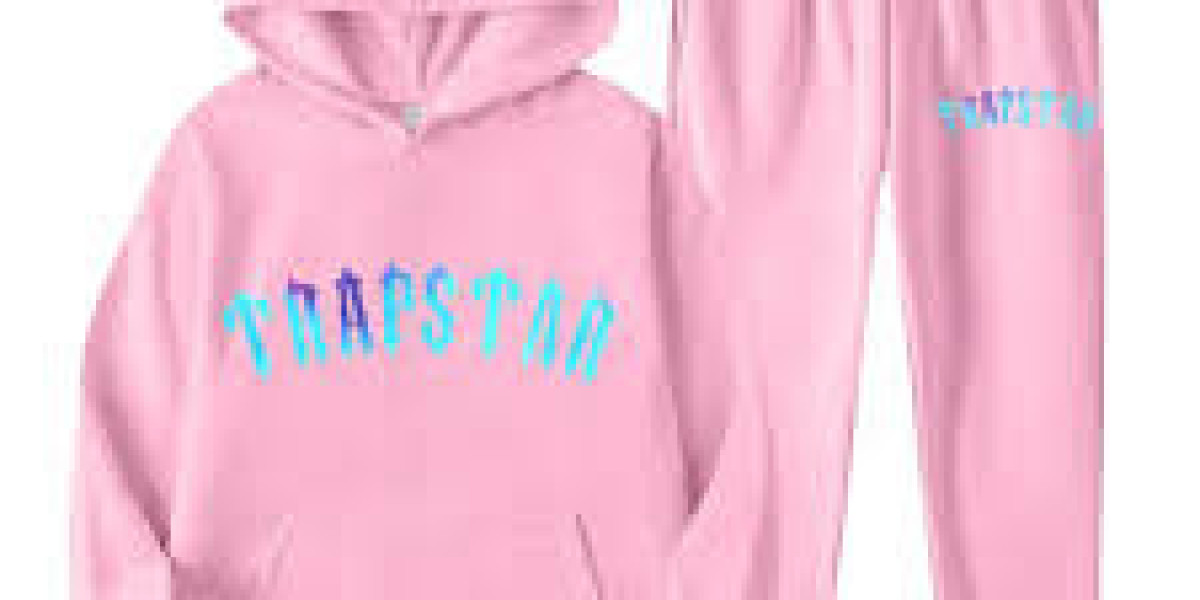 Trapstar Tracksuit – Matching Street Outfit for Easy Comfort
