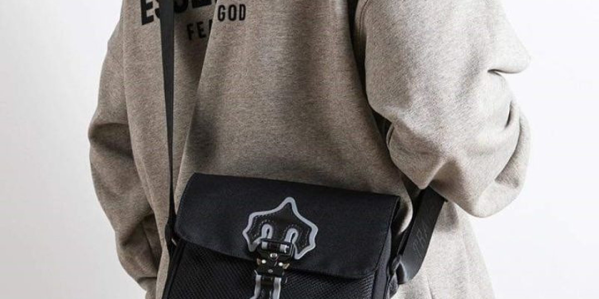 Trapstar Bag – Strong, Stylish Carry for Daily Essentials