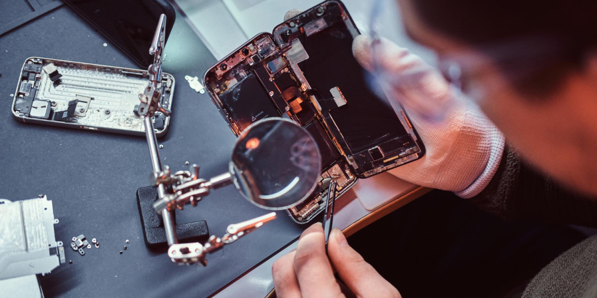 Finding Cellphone Repair Shops Near You and Watch Battery Replacement in South Africa