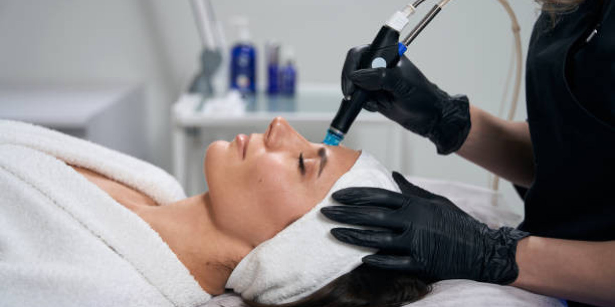 Safe Hydrafacial Treatments for Sensitive Skin in Riyadh