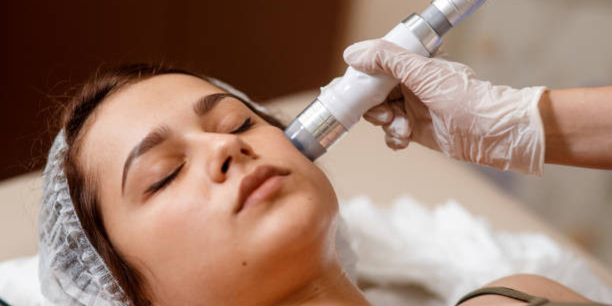 Why Hydrafacial Beats Traditional Facials?
