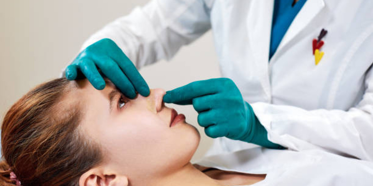مخاطر عملية تجميل الأنف في الرياض وكيفية تجنبها