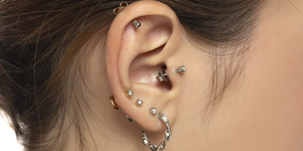 Why Ear Piercing in Dubai Requires Proper Tools