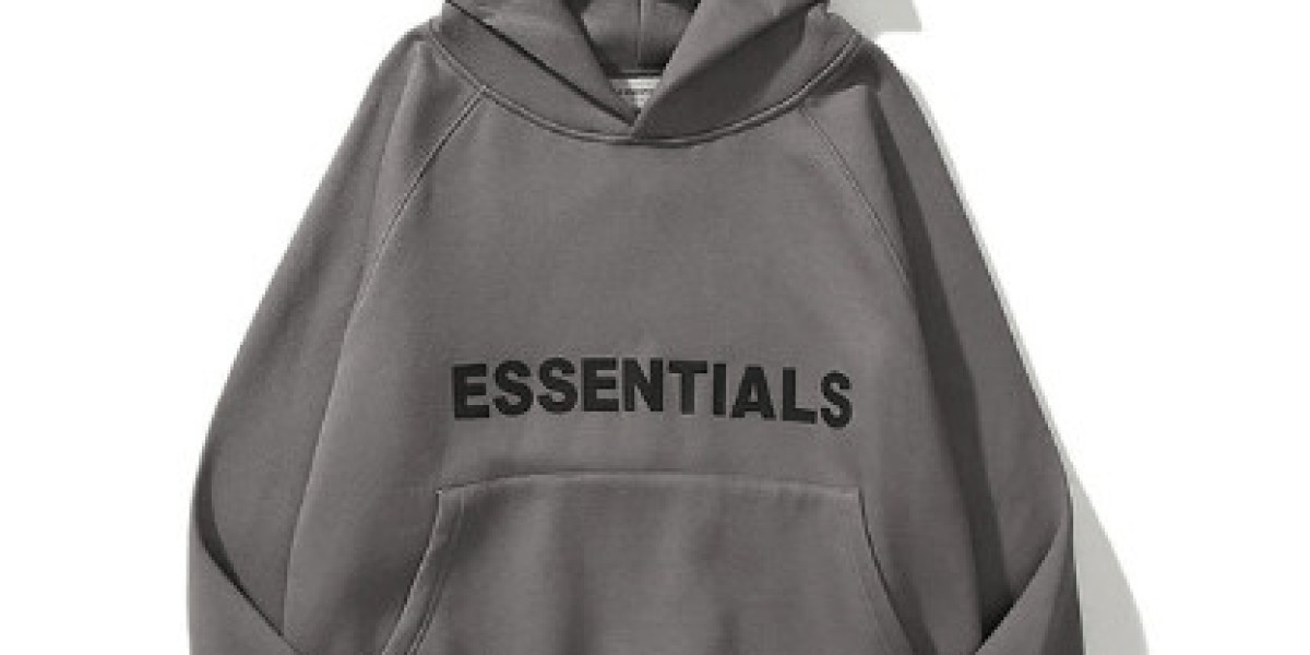 Essentials Hoodies: The Perfect Balance of Comfort, Style, and Modern Streetwear