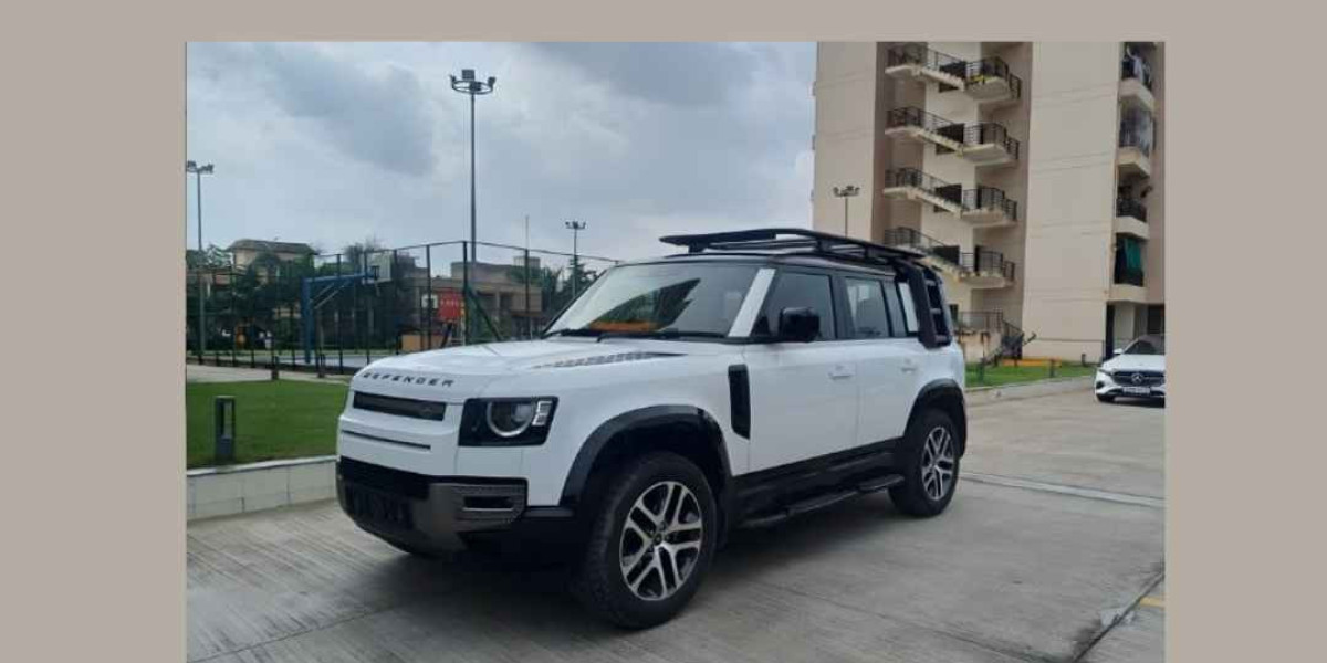 From Forts to Palaces: Explore Jaipur with Defender Car Rental Jaipur