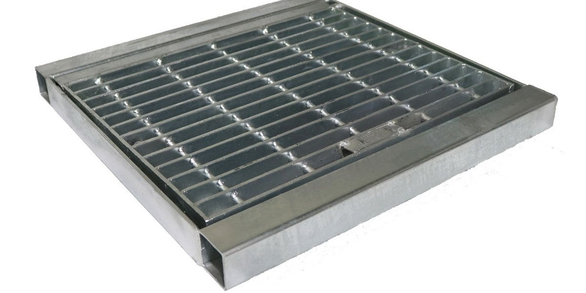 How Metal Grating Handles Extreme Weather