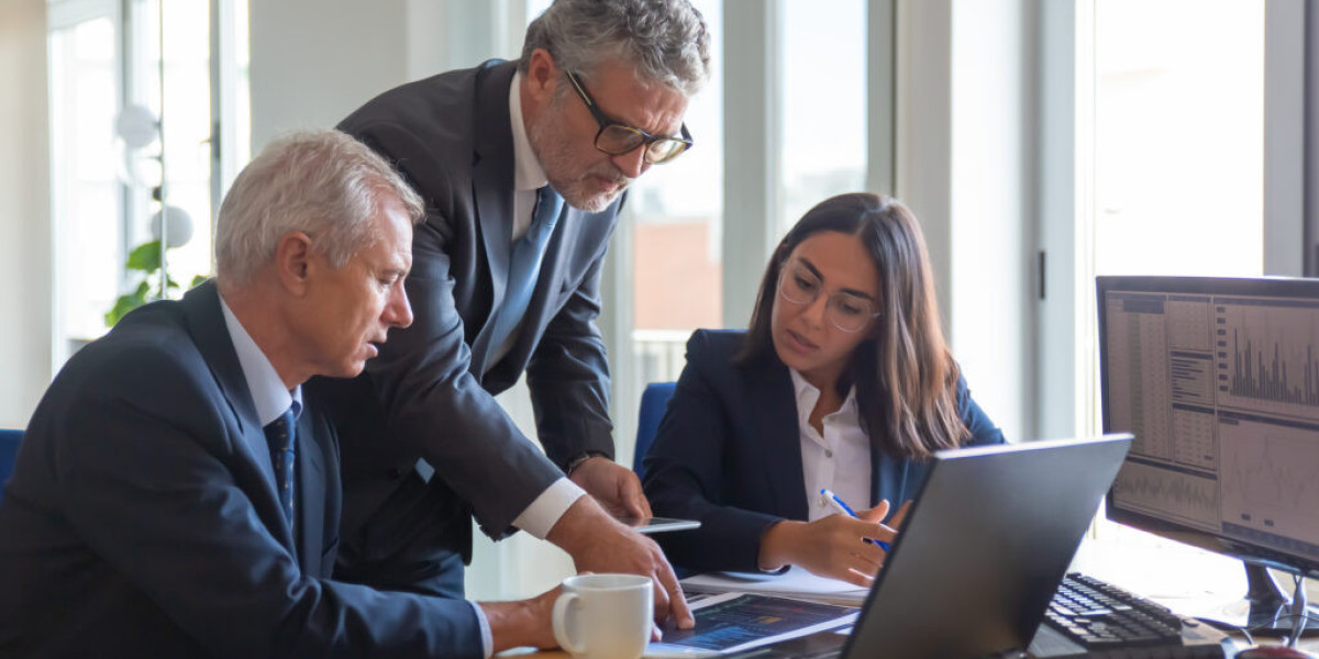 How the Best Criminal Lawyers in Dubai Manage Court Proceedings