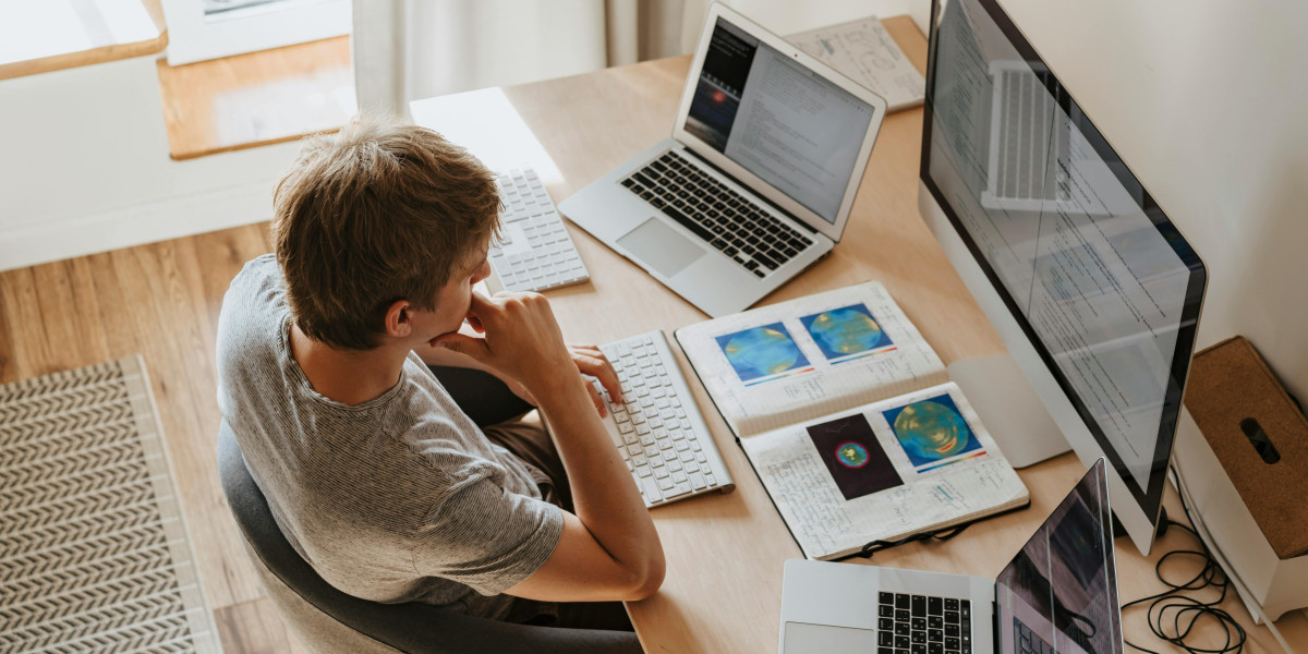 Arabic & English Content Writing UAE: Crafting Words That Connect, Convert, and Comply