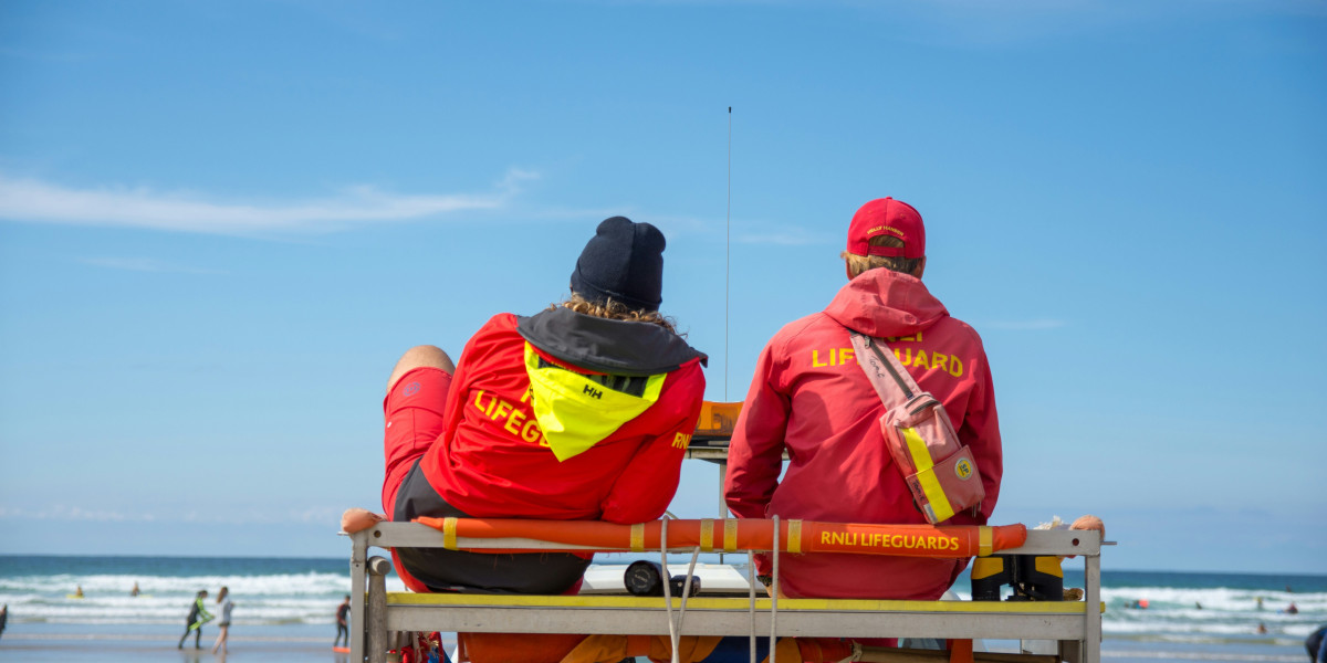 Lifeguard Certification: The Complete Guide to Becoming a Certified Lifeguard in the USA
