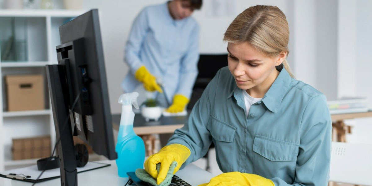 8 Things to Consider When Hiring Office Reset Cleaning Services