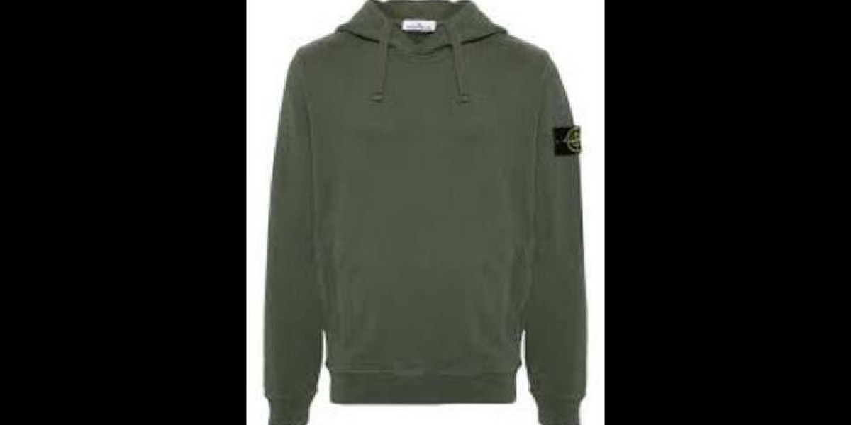 Stone Island: Style, Comfort, and the Popular Pull Stone Island Trend