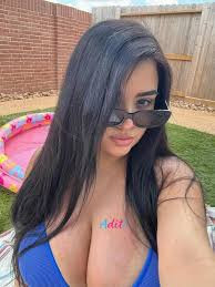KARACHI STAR GIRL