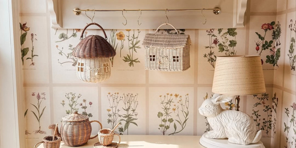 Bamboo Curtains: A Stylish and Natural Choice for Modern Outdoor Spaces