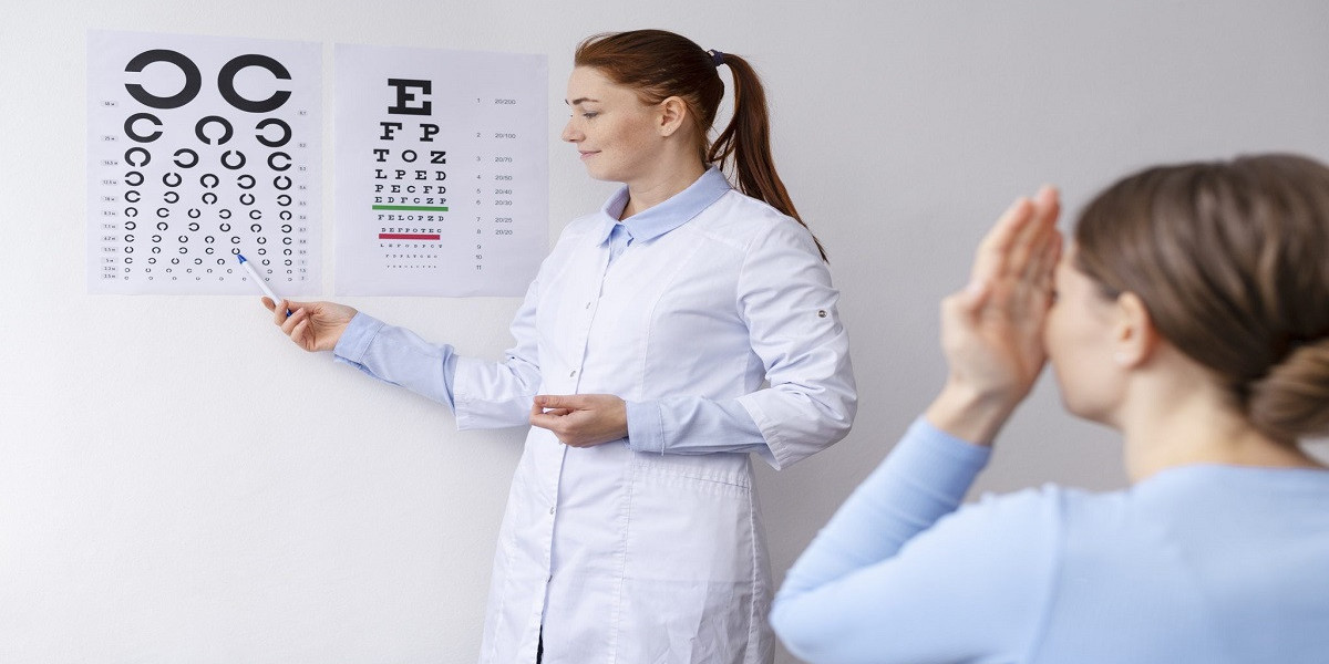 What Contact Lens Services Khanewal Optometrist Offers 2026?