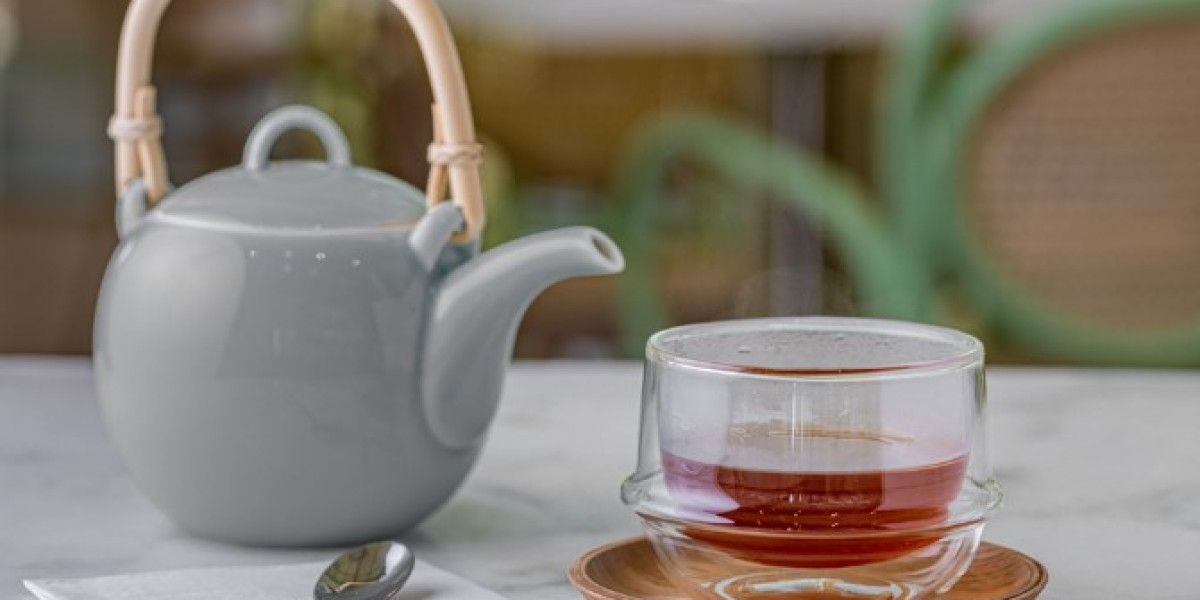 Refreshing Teas for Summer: Celebrate International Tea Day in the UAE