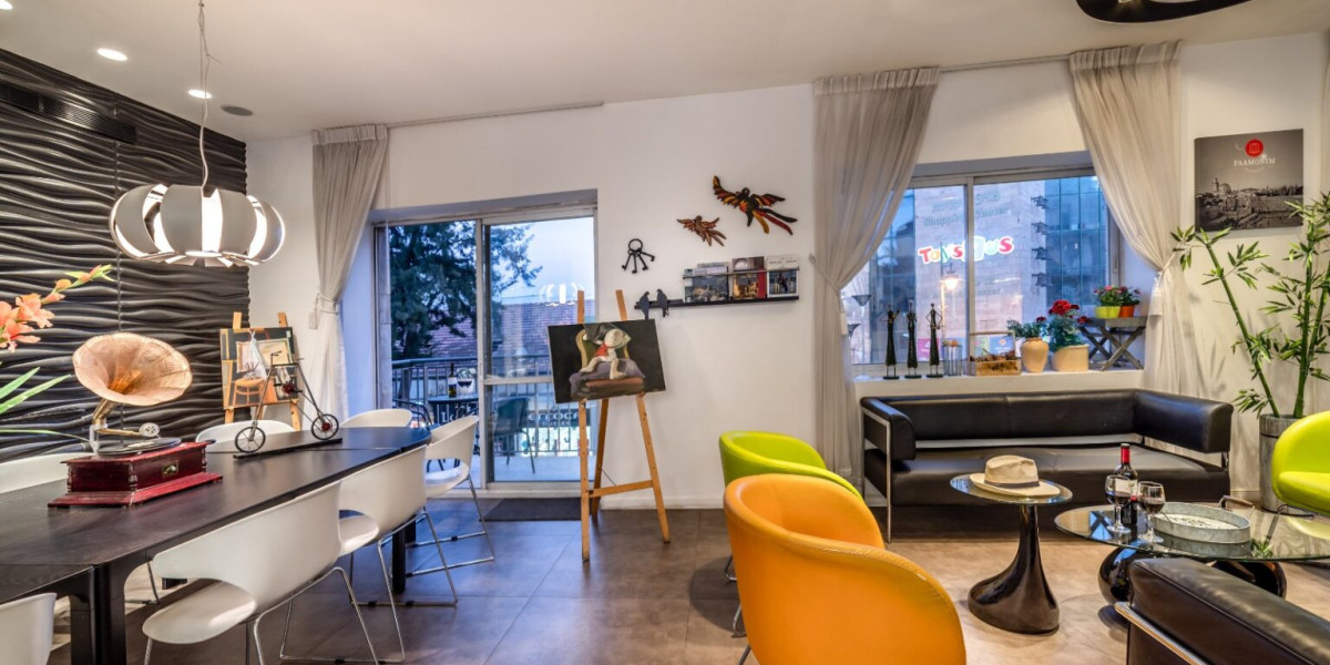 Business Hotel in Jerusalem vs Regular Hotels: What’s the Difference?