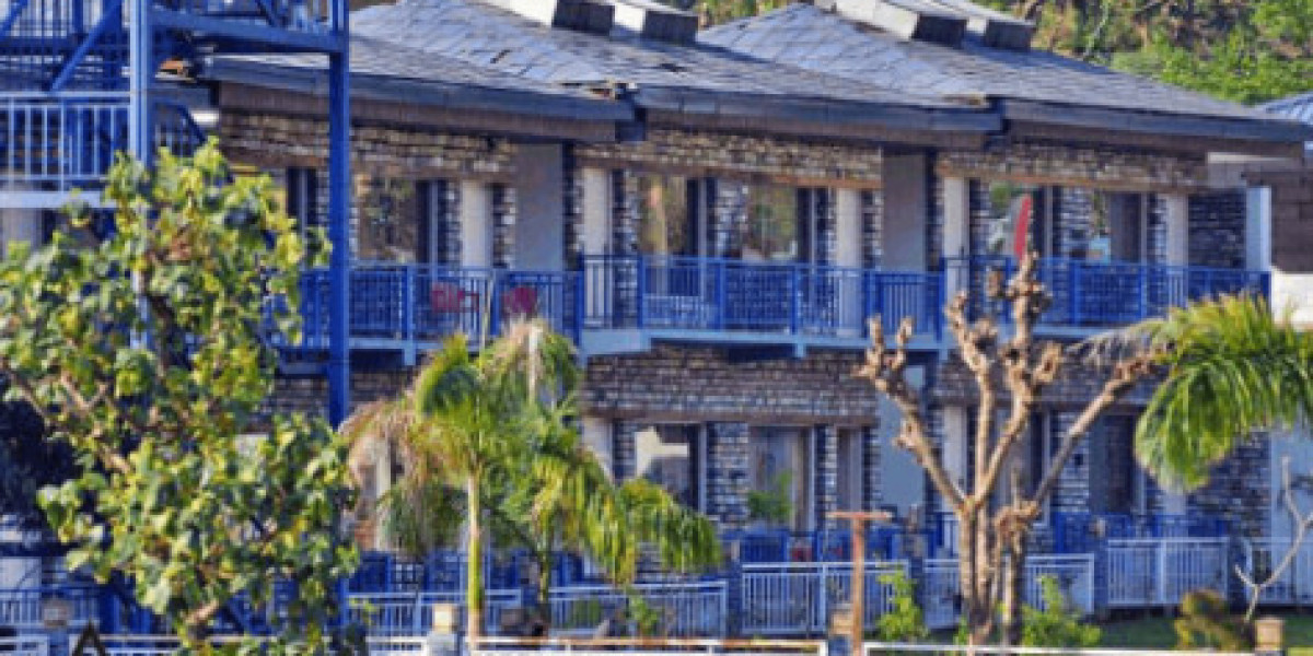 Hotel near by sec 44