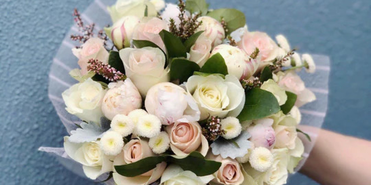How the Right Flowers Can Completely Transform Your Wedding