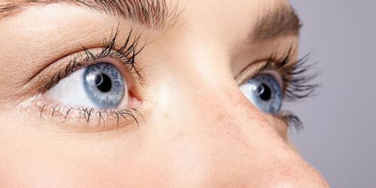 Upper Blepharoplasty in London: Signs You May Benefit from Eyelid Surgery
