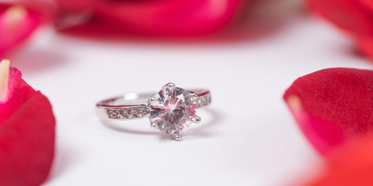 Best Engagement Rings for Women for Every Style and Budget