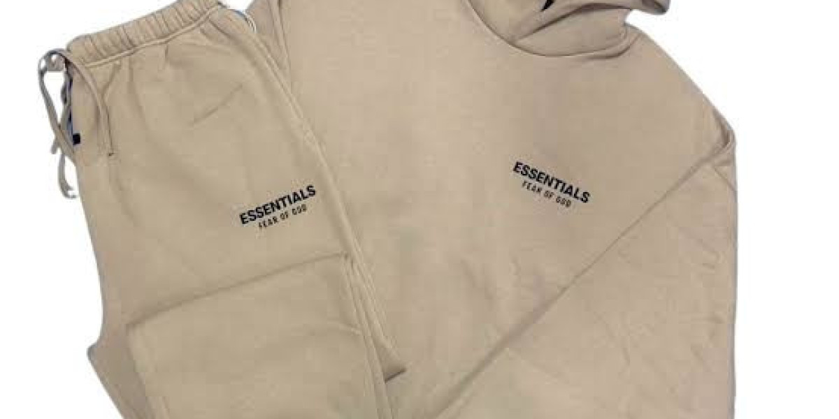 Essentials Tracksuit UK Style Guide for 2026