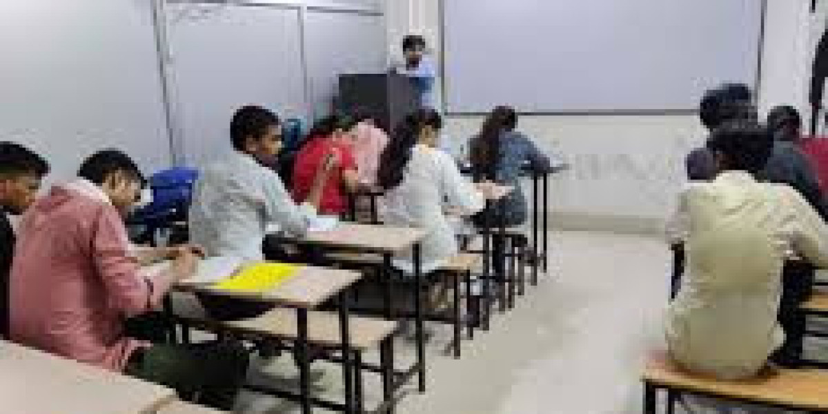BST Competitive Law Offers Quality CLAT Coaching in Delhi with Flexible Learning Options 