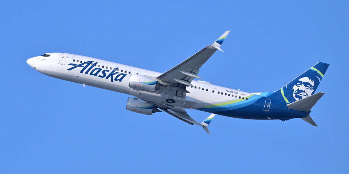 Alaska Airlines Name Change & Correction Guide 2026: Online Options, Fees & FAQs