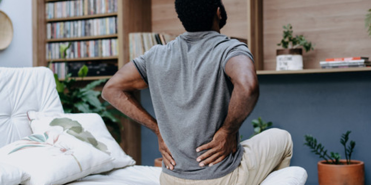 What Causes Upper Back Pain in Females?